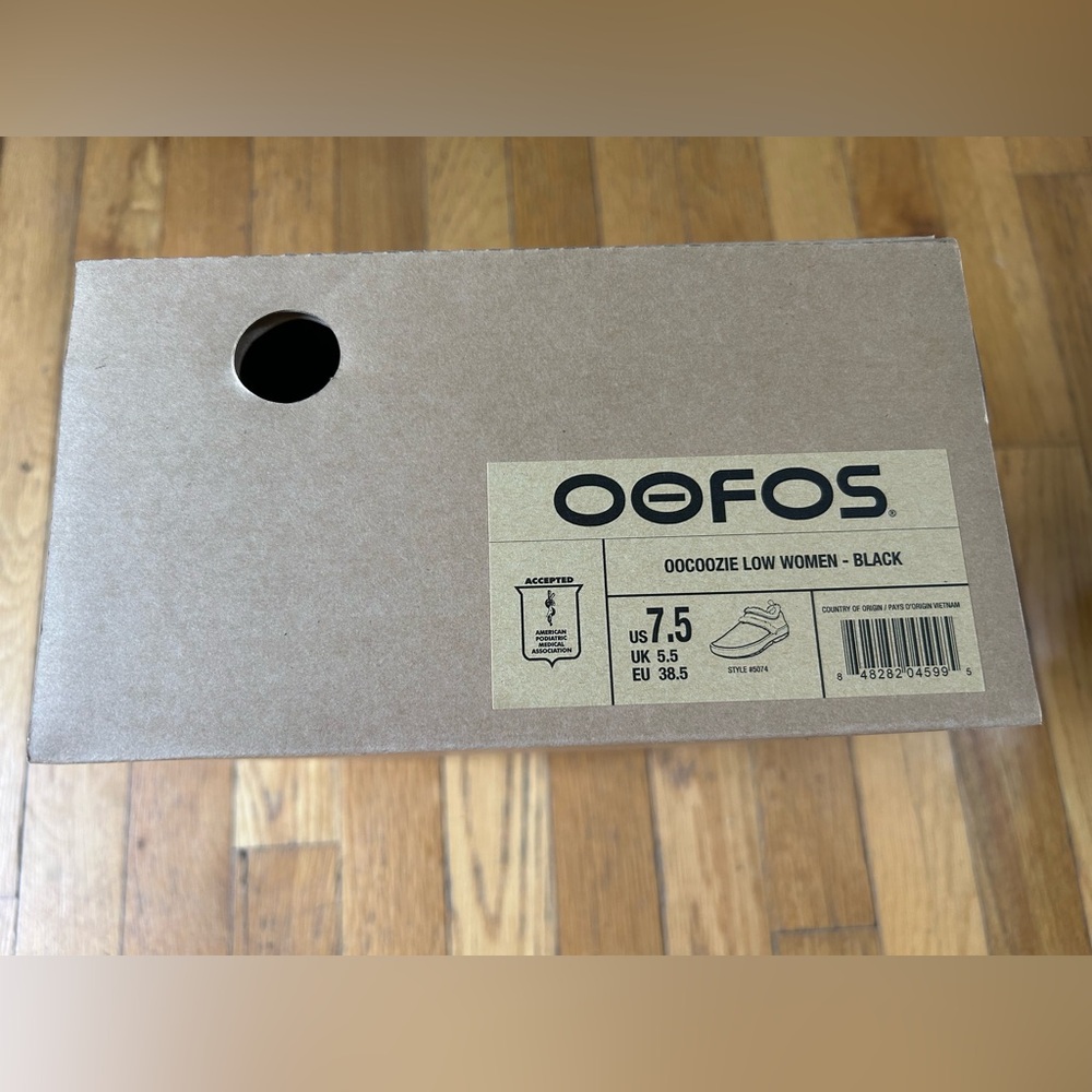 NWT Oofos Oocoozie slippers 7.5 - Picture 2 of 3